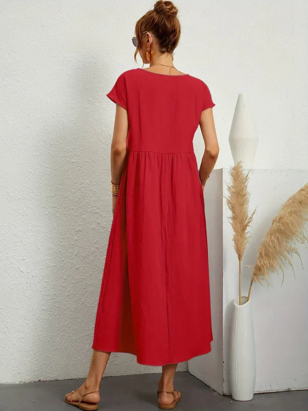 Quiana™ | Elegant Fluid Midi Dress