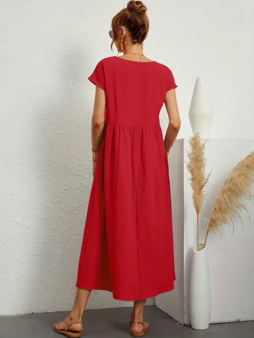 Quiana™ | Elegant Fluid Midi Dress