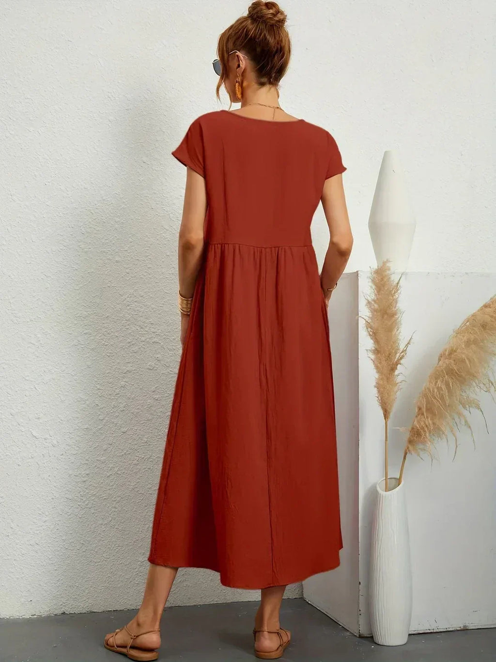 Quiana™ | Elegant Fluid Midi Dress