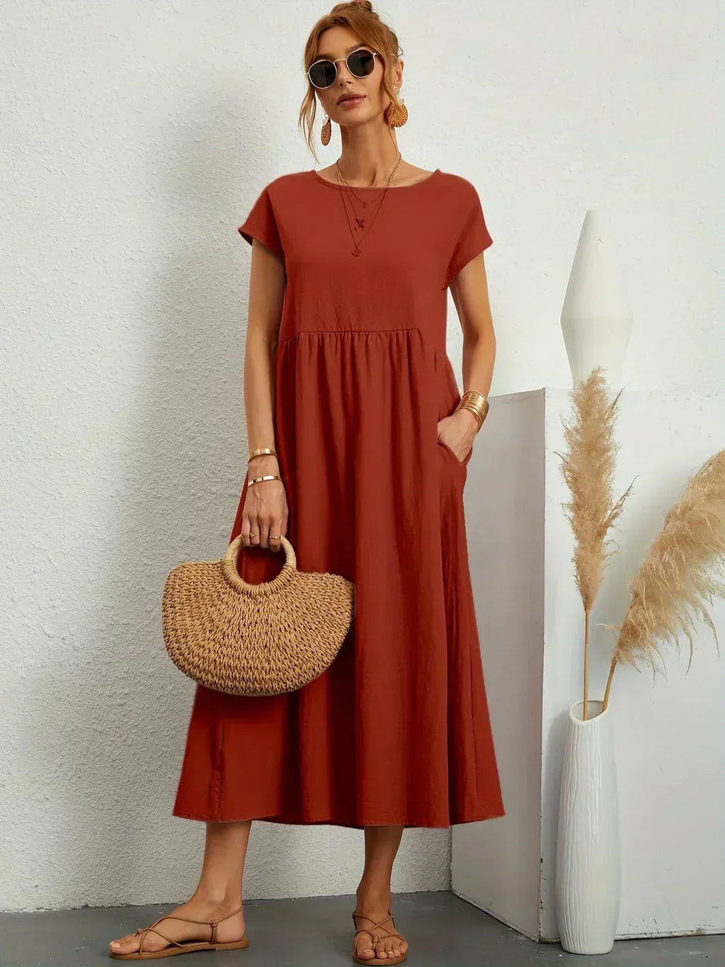 Quiana™ | Elegant Fluid Midi Dress