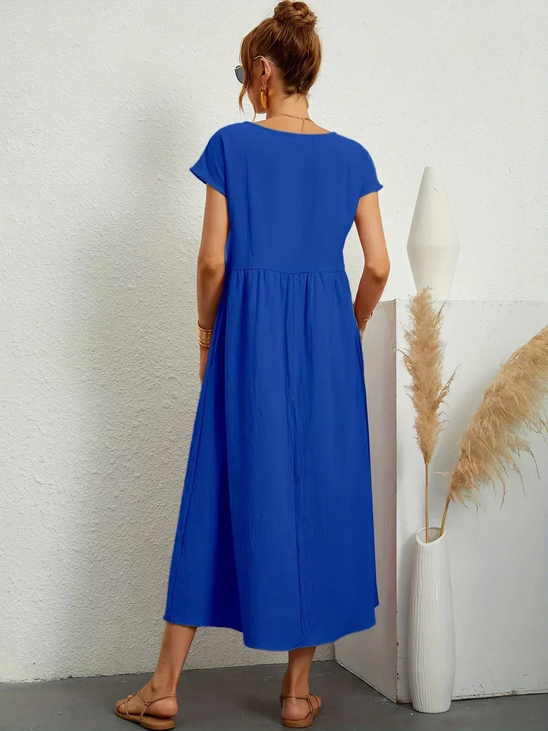 Quiana™ | Elegant Fluid Midi Dress