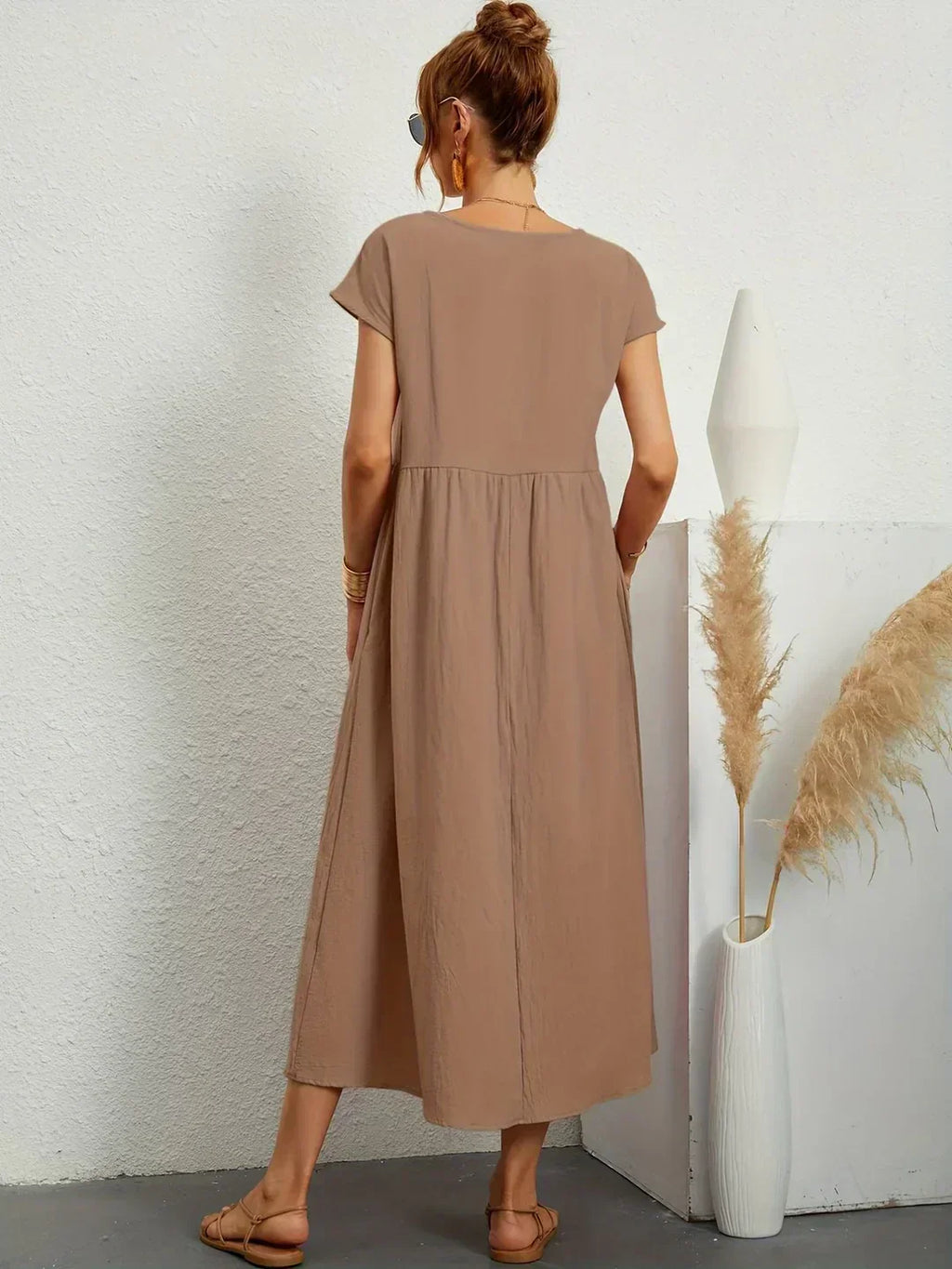 Quiana™ | Elegant Fluid Midi Dress