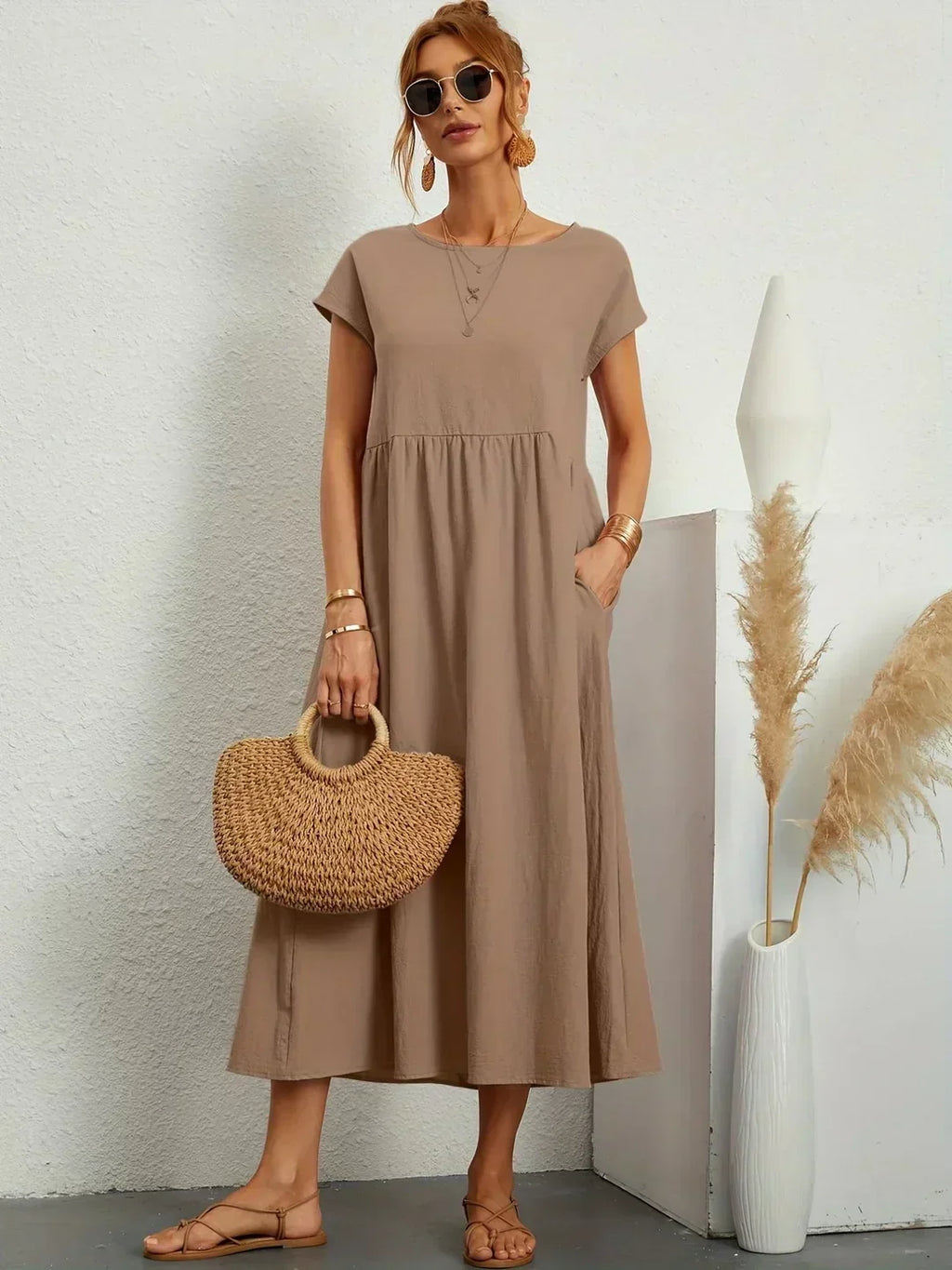 Quiana™ | Elegant Fluid Midi Dress