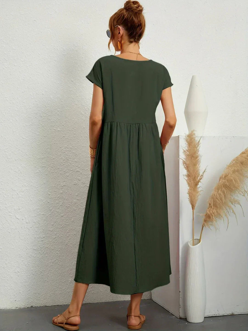 Quiana™ | Elegant Fluid Midi Dress