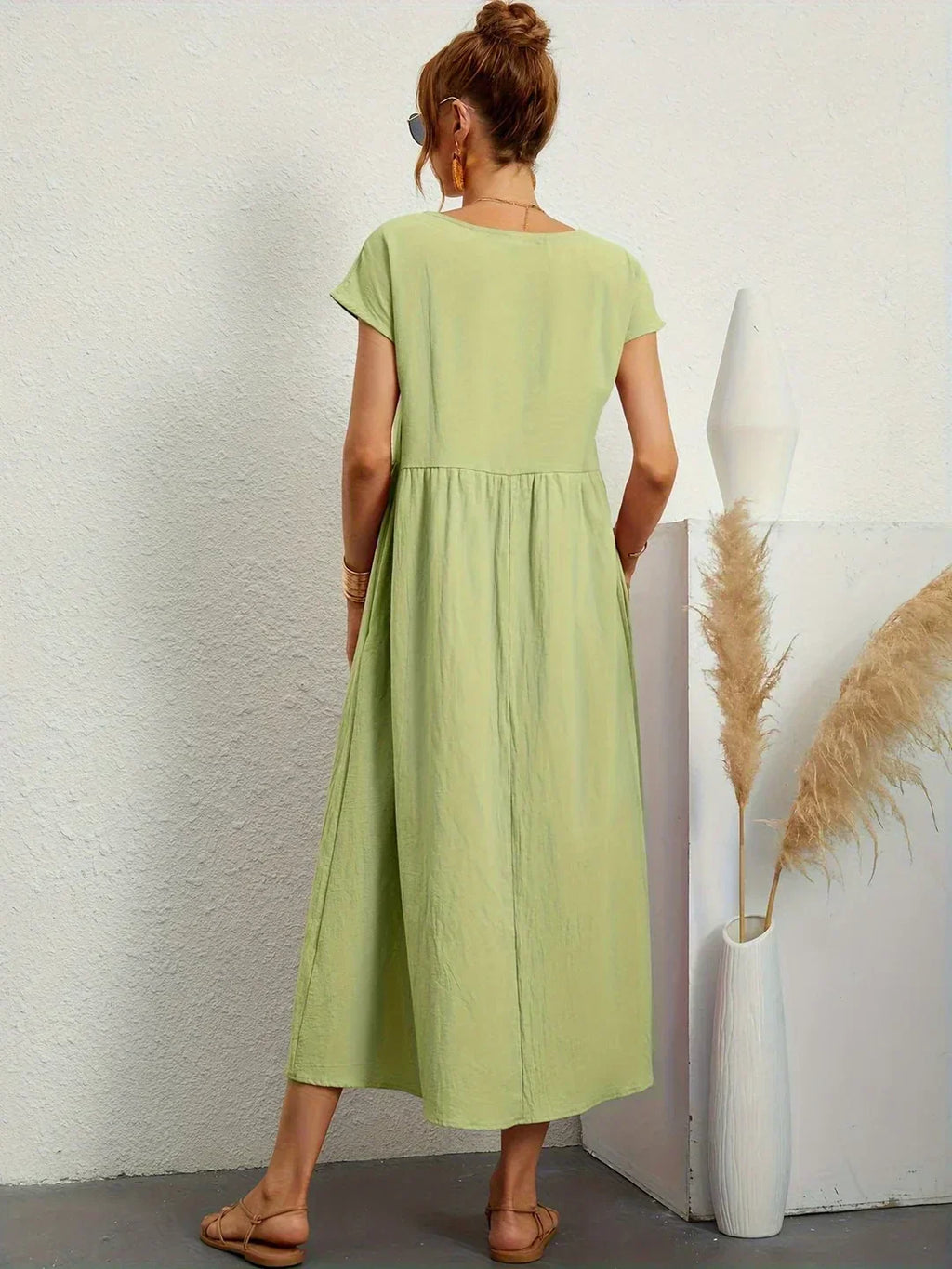 Quiana™ | Elegant Fluid Midi Dress
