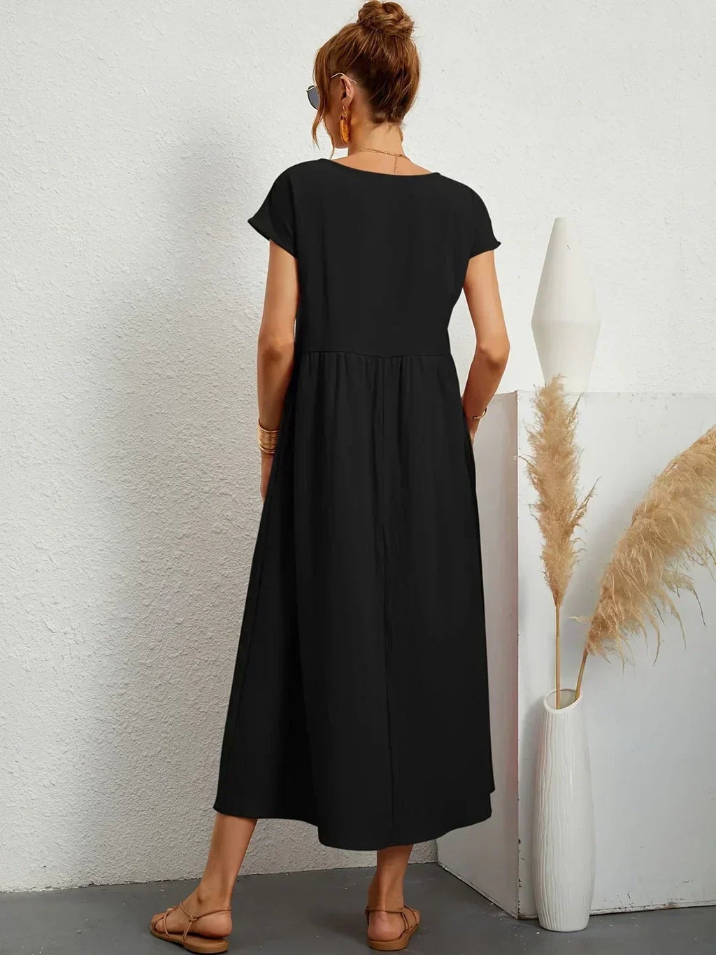 Quiana™ | Elegant Fluid Midi Dress